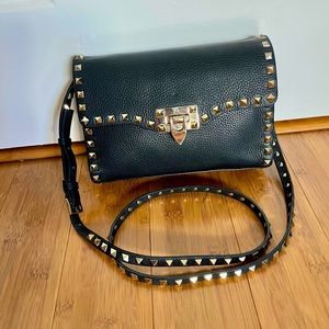 Small Rockstud Grainy Crossbody